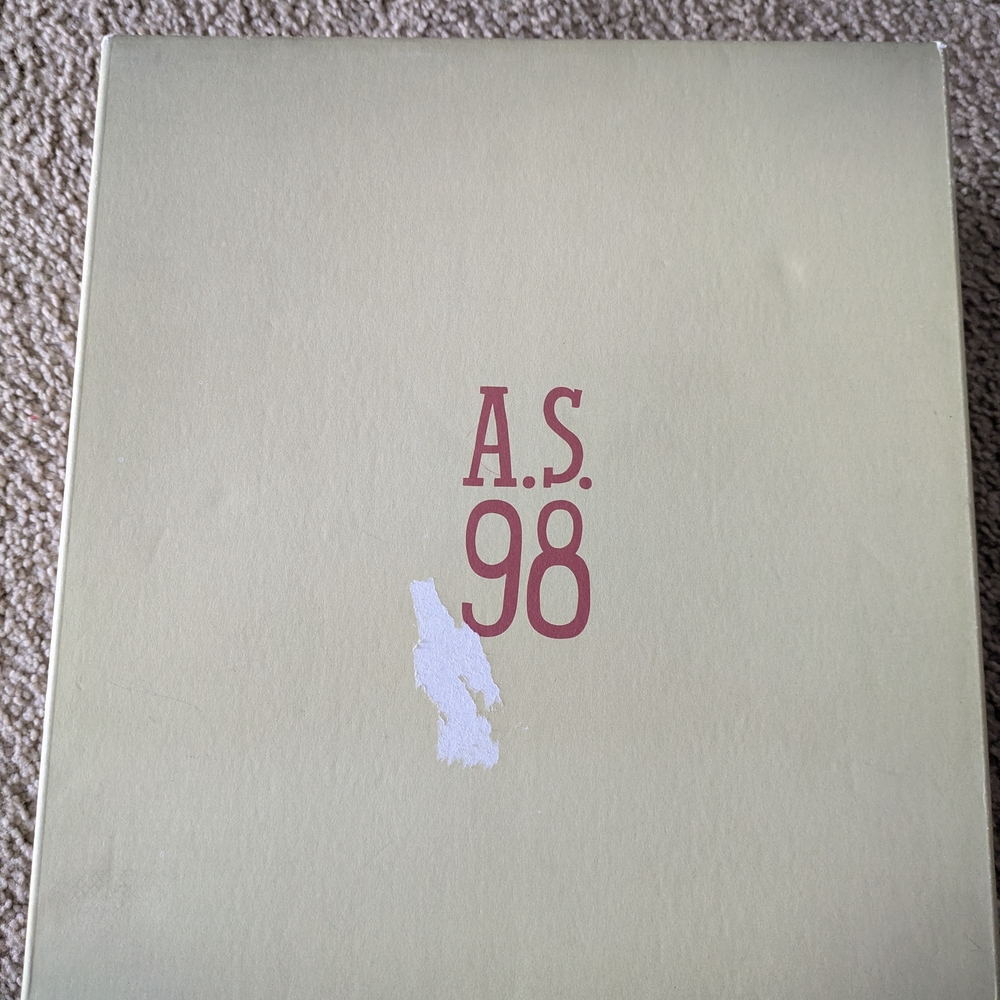A.S. 98 Beige Box